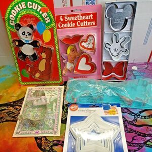 18 Vintage Cookie Cutters Mickey Mouse Disney Panda Bear Stars USA Heart 90s Y2K